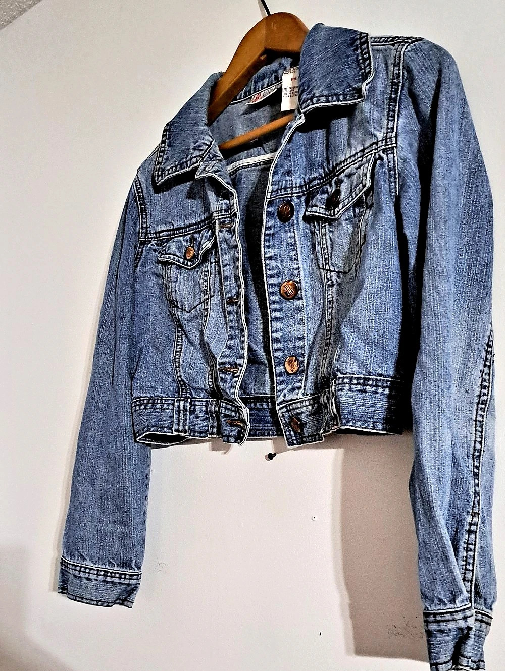 Bill Blass Cropped Denim Jacket in Blue Size Medium